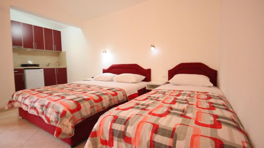 Apartments Percobic Sutomore Quarto foto